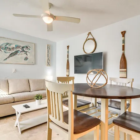 Apartment With Easy Access To Indian Rocks Beach!