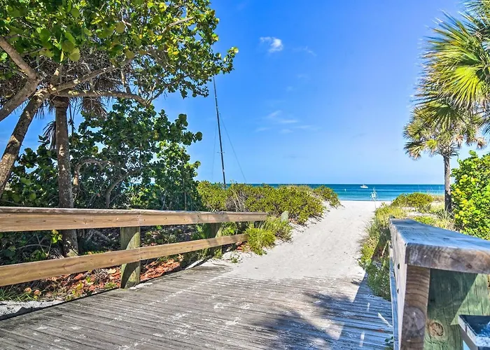 W/ Easy Access To Indian Rocks Beach!