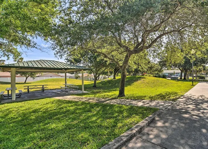 W/ Easy Access To Indian Rocks Beach! *