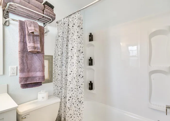 W/ Easy Access To Indian Rocks Beach! Apartment