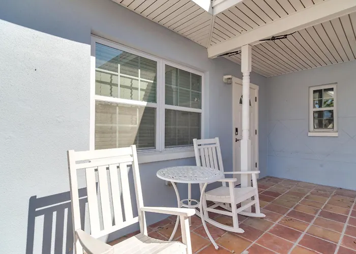 W/ Easy Access To Indian Rocks Beach! Apartment