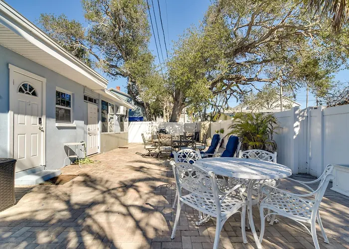 W/ Easy Access To Indian Rocks Beach! * Clearwater Beach