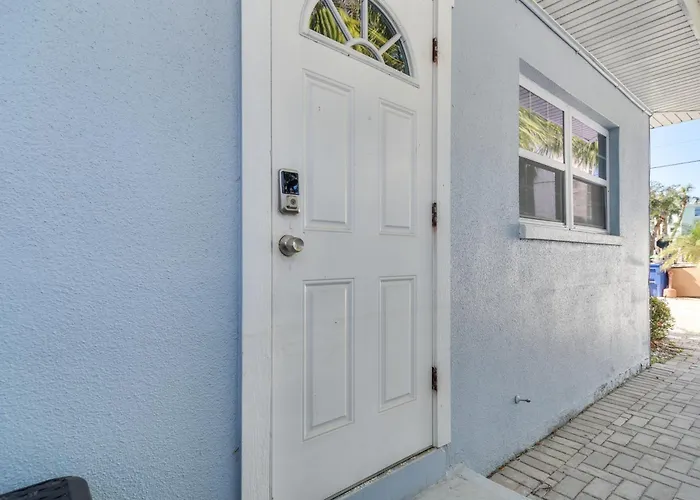 W/ Easy Access To Indian Rocks Beach! Apartment *