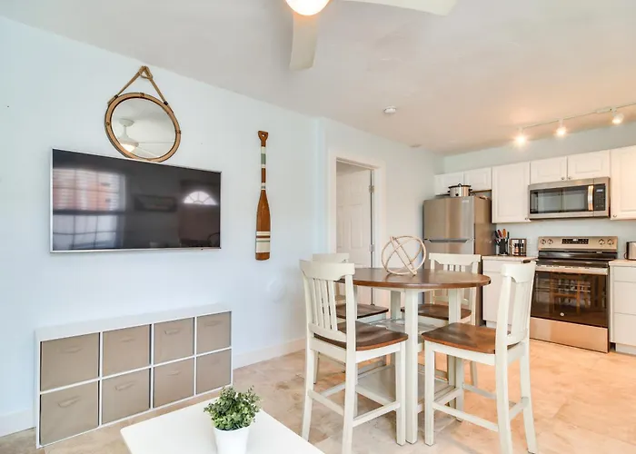 Apartment W/ Easy Access To Indian Rocks Beach! Clearwater Beach