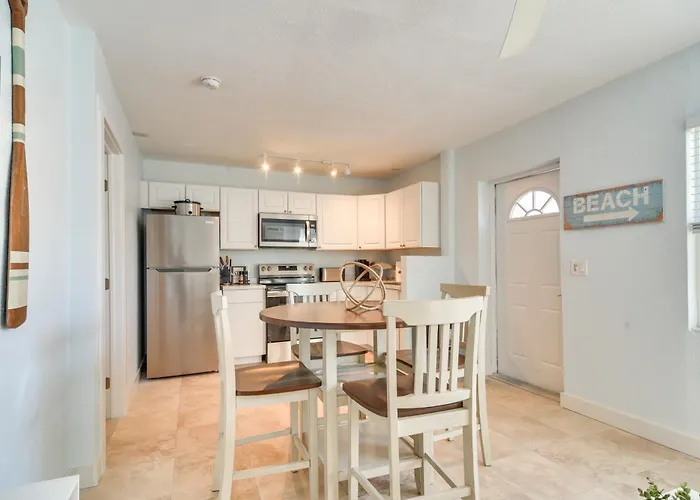 W/ Easy Access To Indian Rocks Beach! *